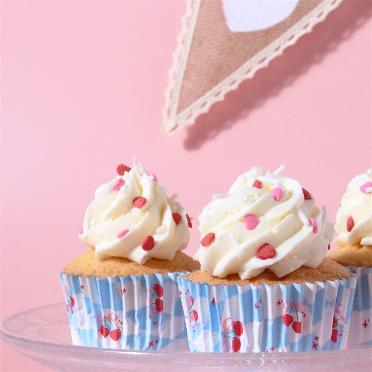 Vintage Foil-Lined Cupcake Cases - Tied with a Little Bow (Pack of 30)